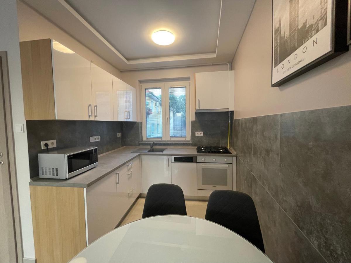 Lara Lux Apartment Hajduszoboszlo Exterior foto