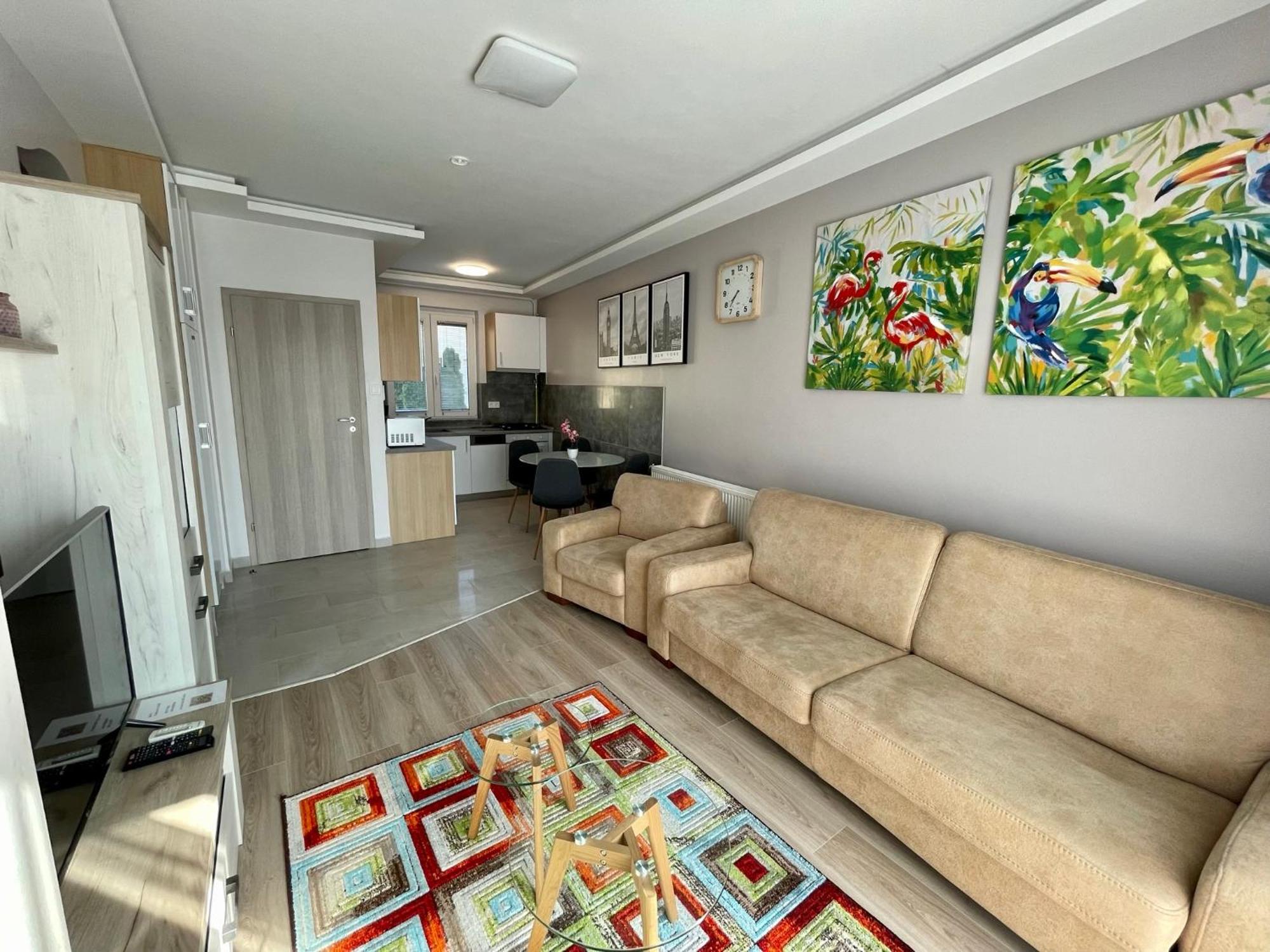 Lara Lux Apartment Hajduszoboszlo Exterior foto